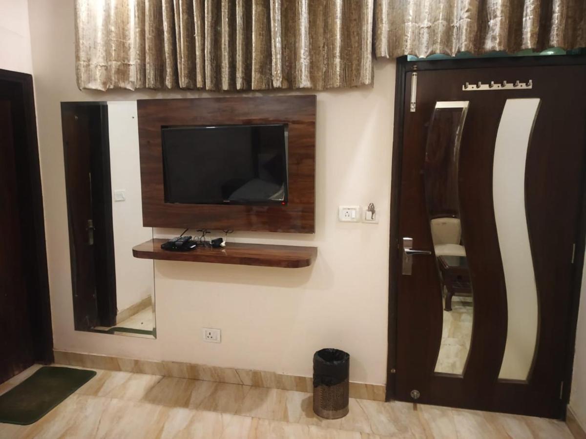 ניו דלהי Adb Rooms Hotel Indo Continental מראה חיצוני תמונה