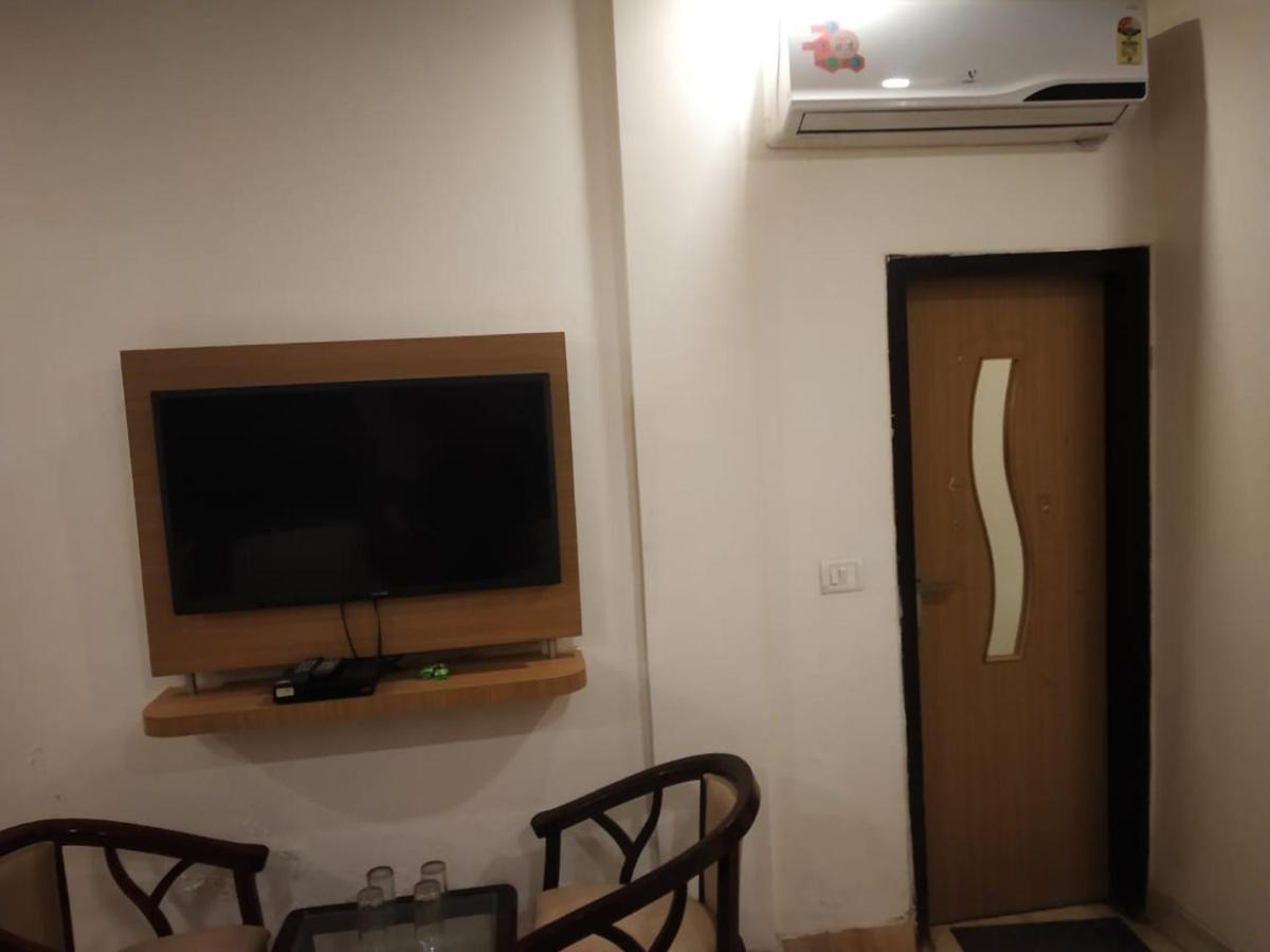 ניו דלהי Adb Rooms Hotel Indo Continental מראה חיצוני תמונה